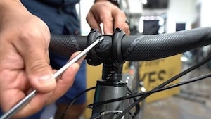 Handlebars to stem guide