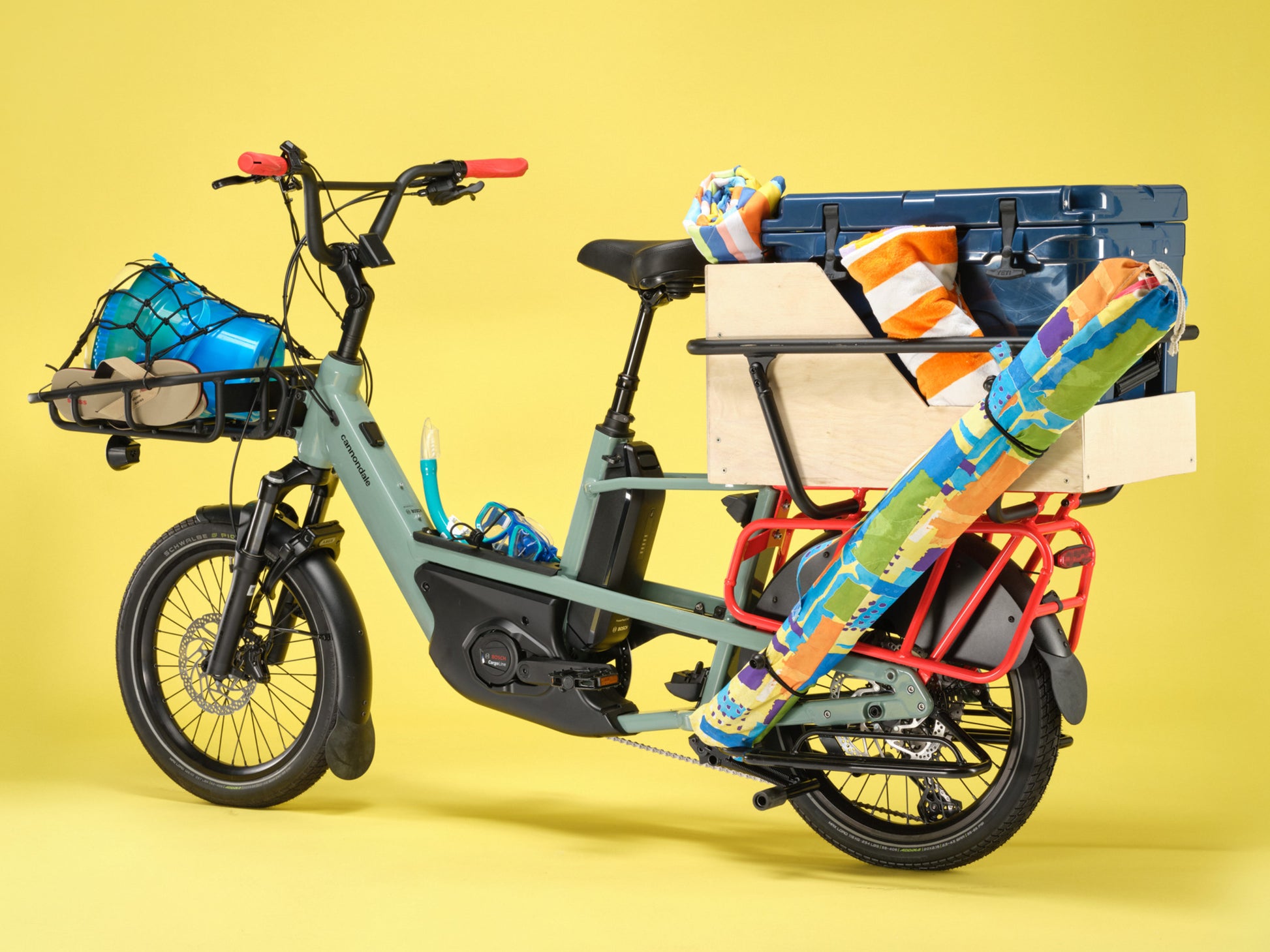 Cannondale Cargowagen Neo Cargo Electric bike Road / commuter Sage Packed for the beach