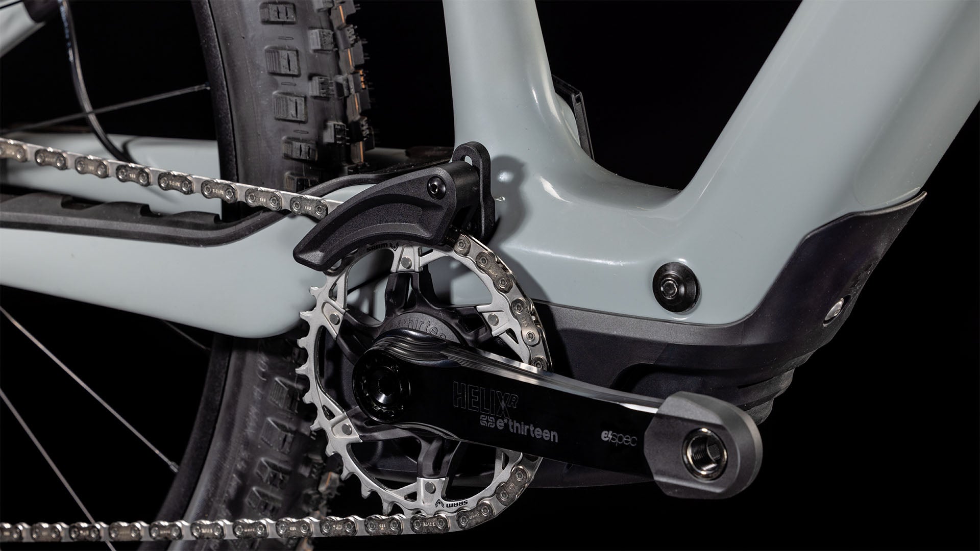 Cube AMS Hybrid One44 C:68X TM 400X 29 Swampgrey 'n' purplereflex Crank, cahin & cassette closeup