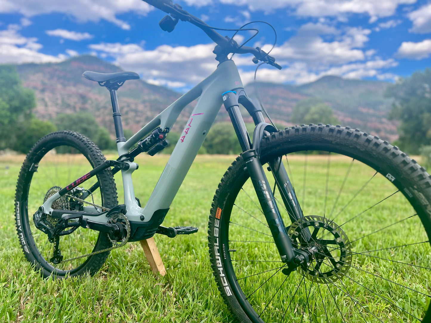 Demo Cube AMS Hybrid ONE44 C:68X TM 400X 29