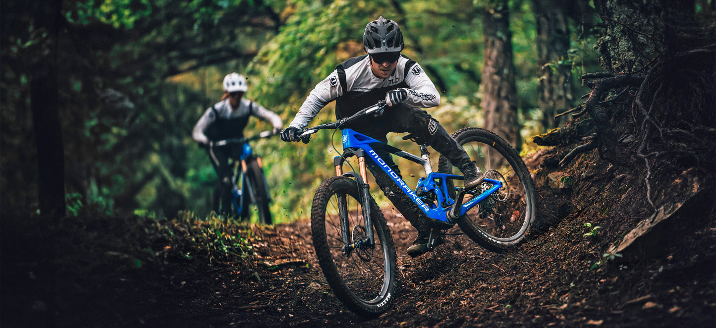 Mondraker Neat RR SL Lifestyle Riders on dirt trail