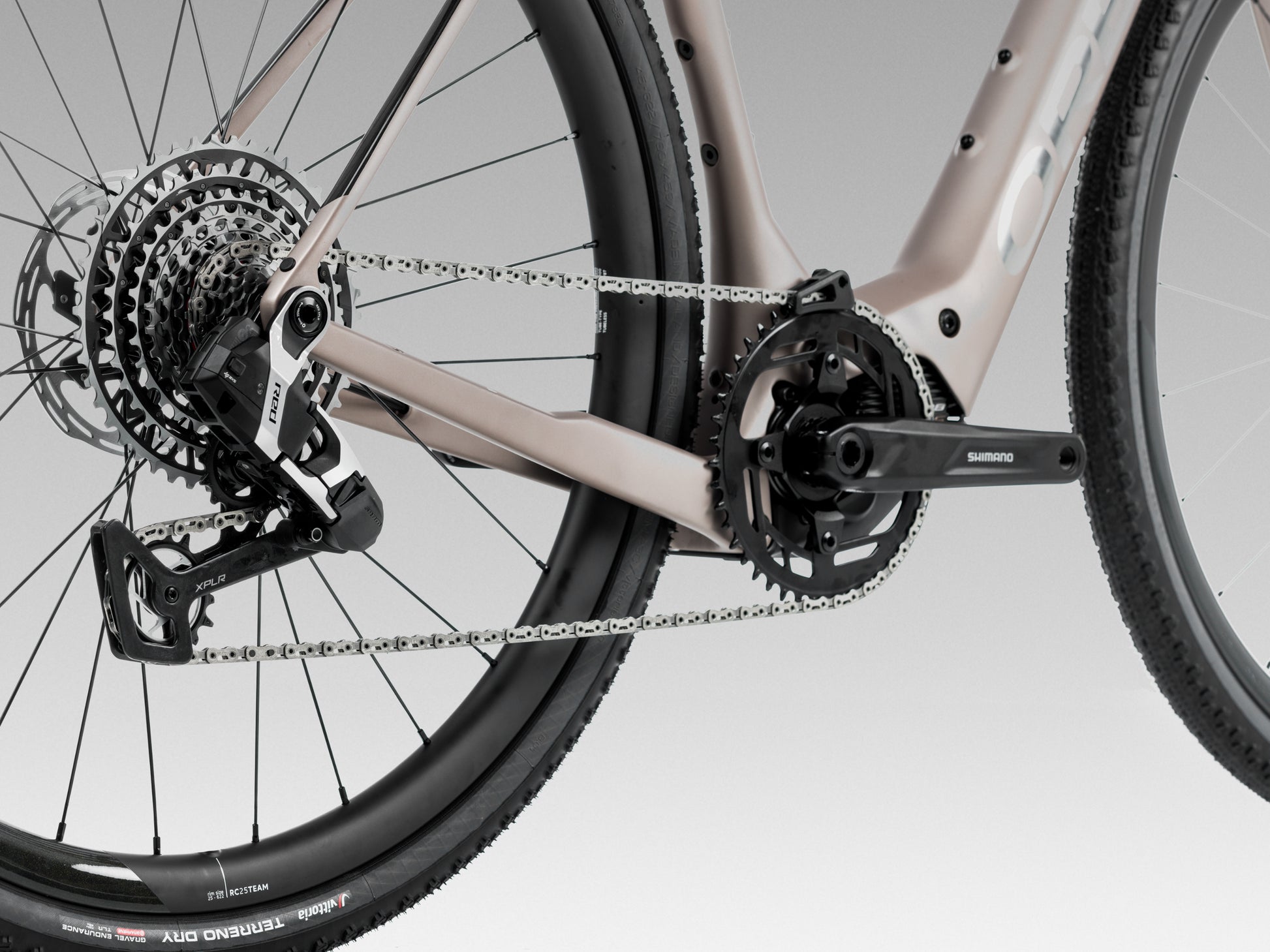 Orbea Denna M11e Gravel Road / commuter Electric bike Nickel matte / carbon raw gloss Drivetrain closeup