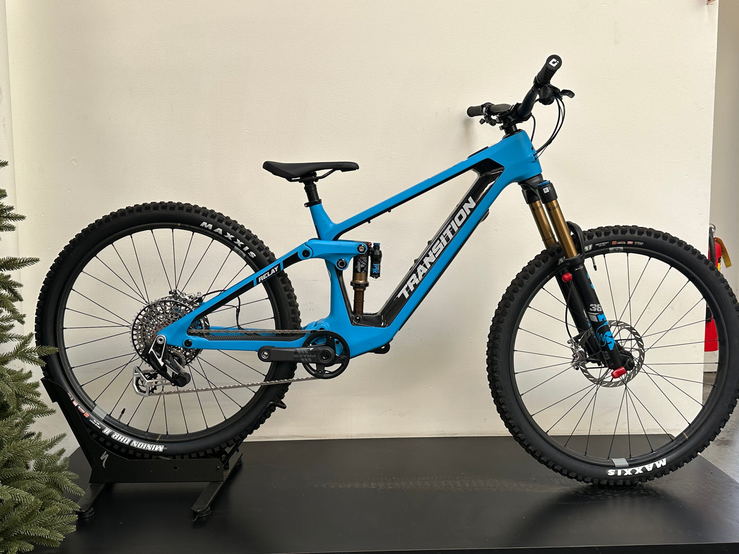 Transition Relay Carbon XX AXS TR Blue demo