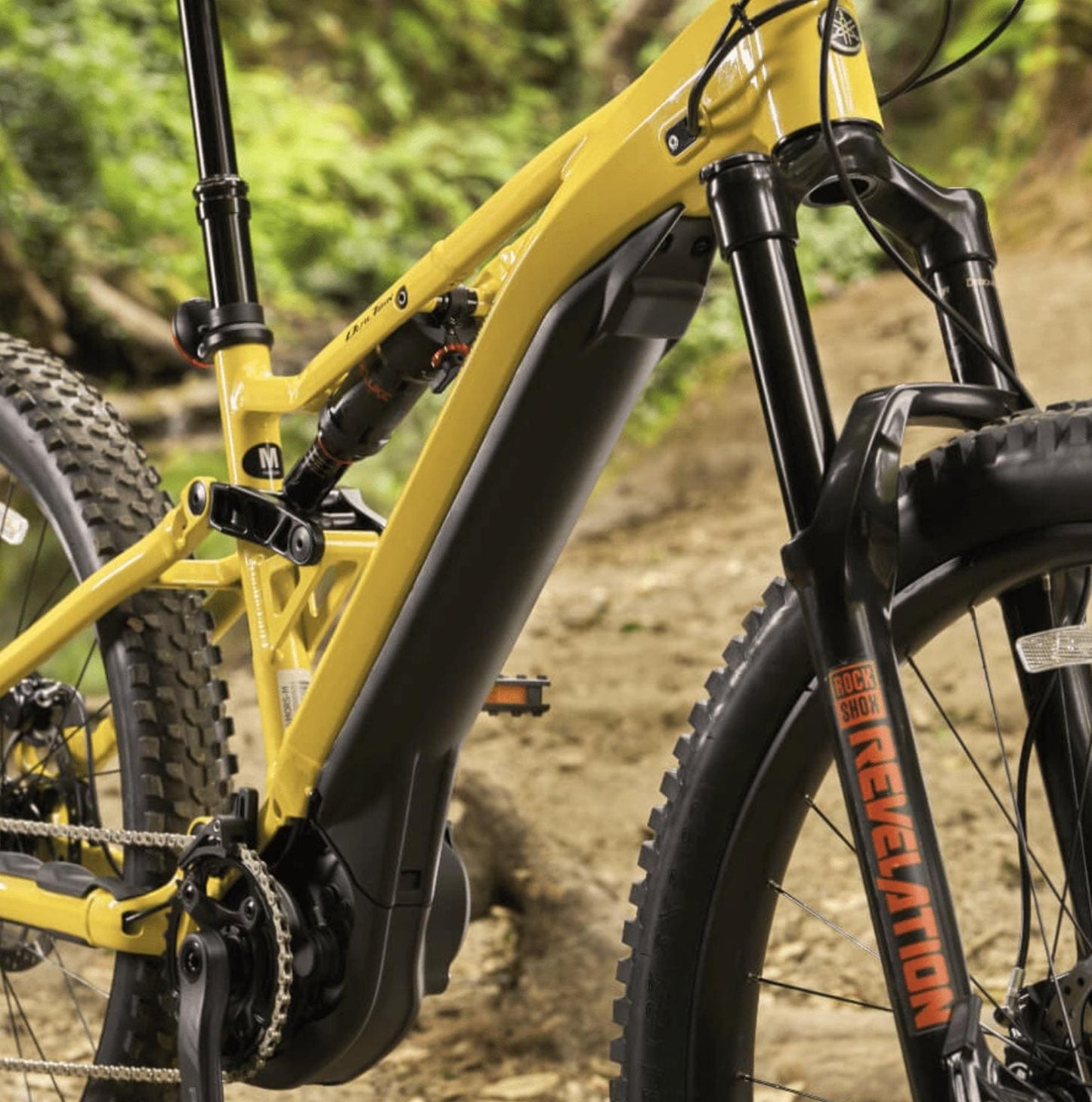 Yamaha YDX Moro Yellow Front fork closeup