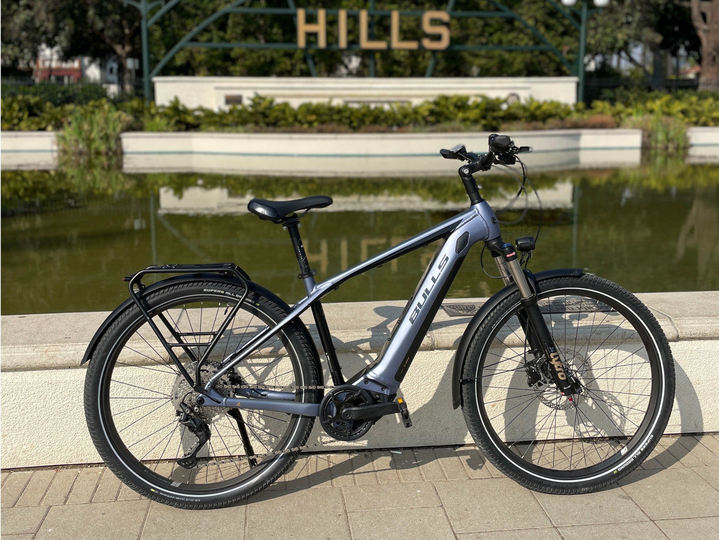 Bulls Iconic EVO 1 Speed eMTB hard tail light grey side profile Beverly Hills Park