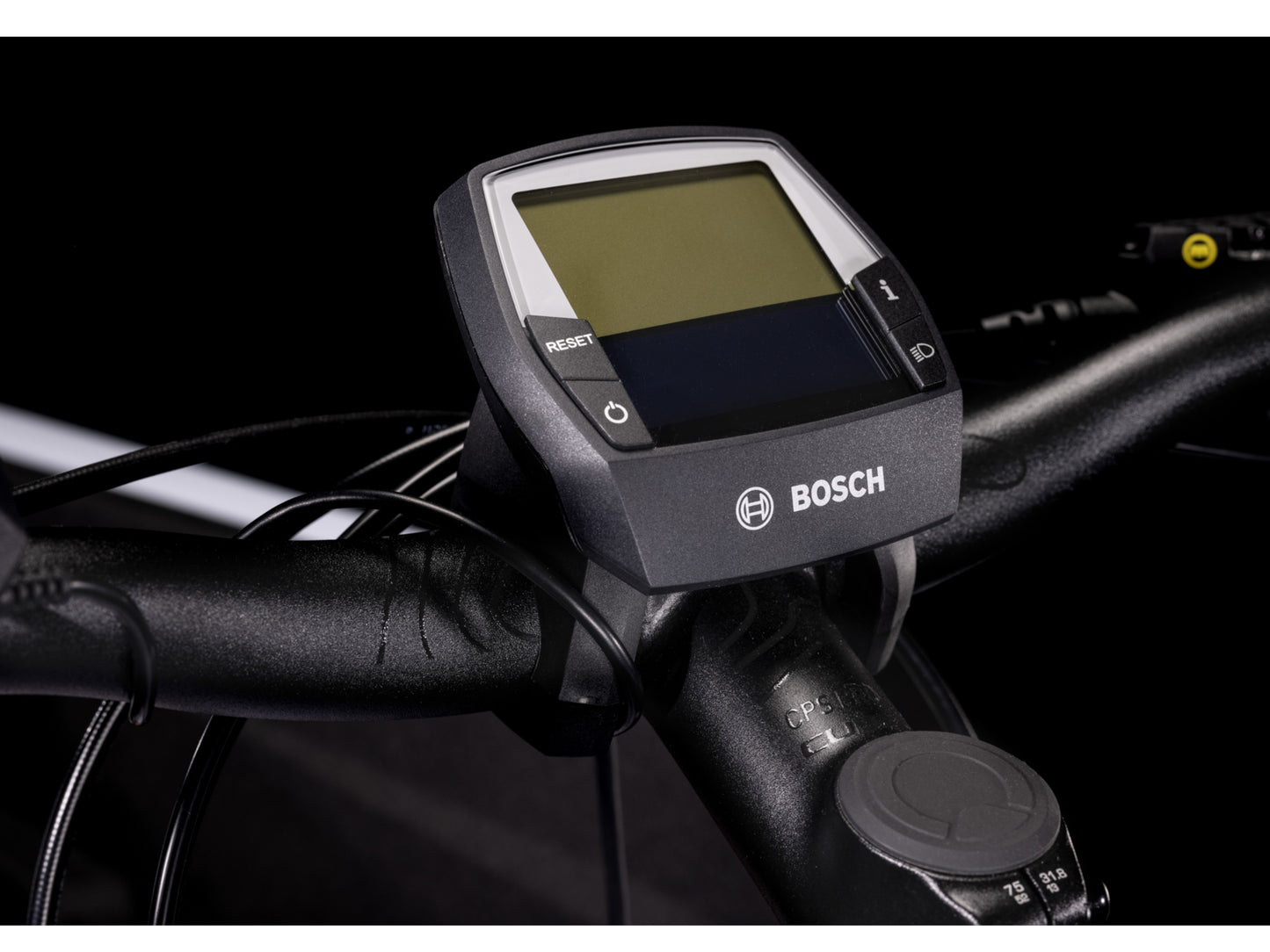 Cube Cargo Sport Hybrid 500 eMTB closeup Bosch Intuvia display cockpit