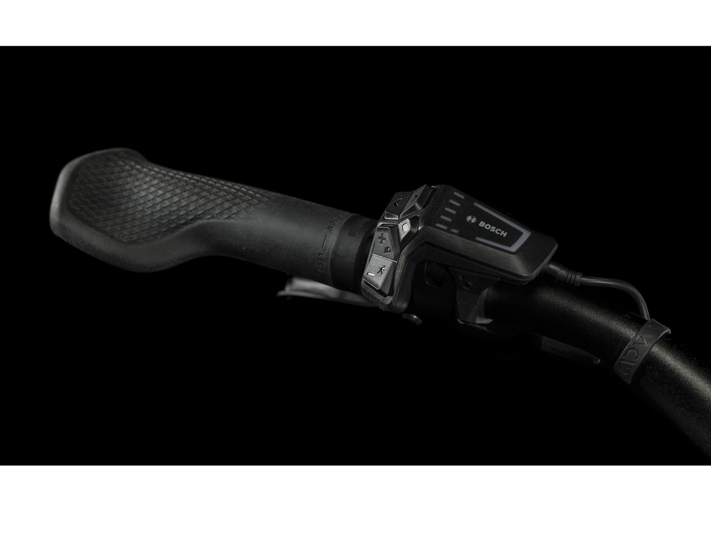 Cube Kathmandu Hybrid EXC 750 Easy Entry eMTB hardtail closeup Bosch LED Remote
