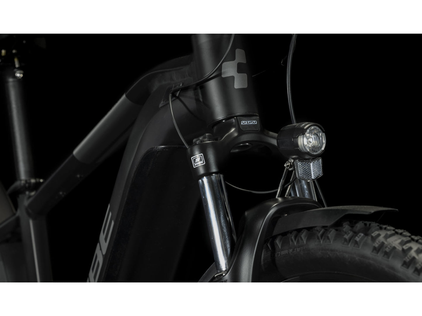 Cube Reaction Hybrid Performance 500 Allroad eMTB hardtail closeup SR Suntour fork front light