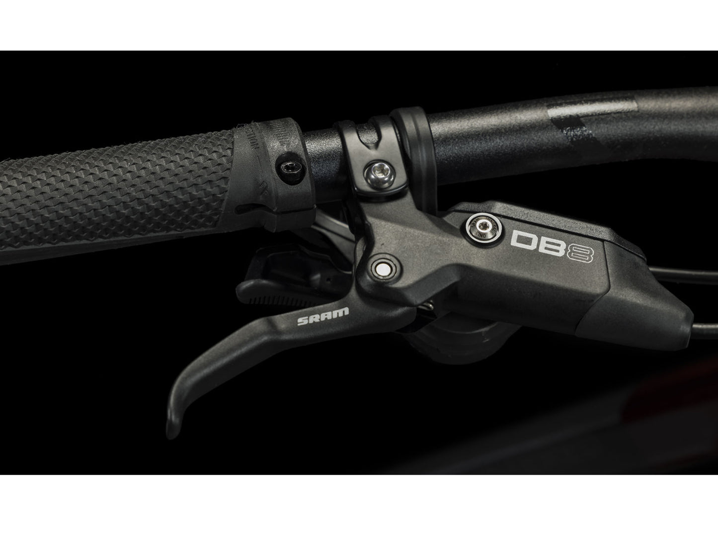 Cube Stereo Hybrid 140 HPC Race 625 eMTB full Suspension closeup Shimano shifters acid react grips