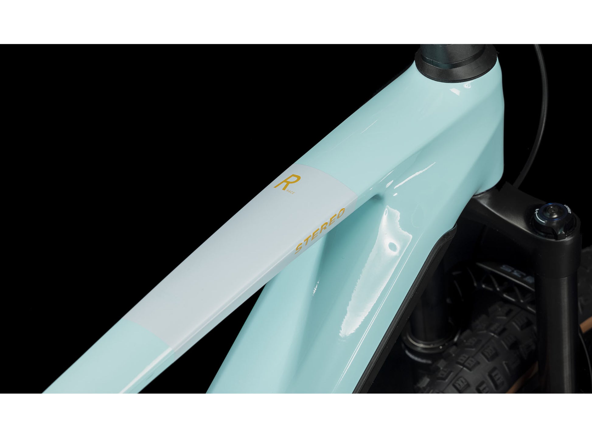 Cube Stereo Hybrid 140 HPC Race 625 eMTB full Suspension dazzle n orange closeup top tube