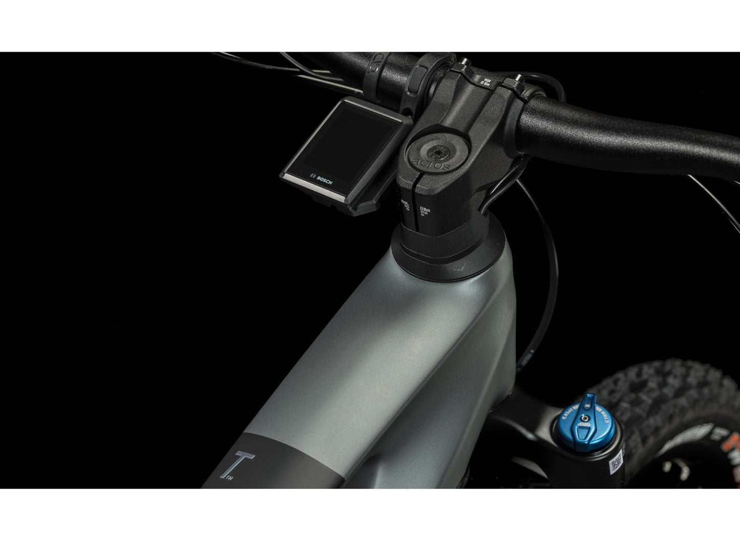 Cube Stereo Hybrid 140 HPC TM 750 eMTB full Suspension closeup bosch kiox 300 display cockpit