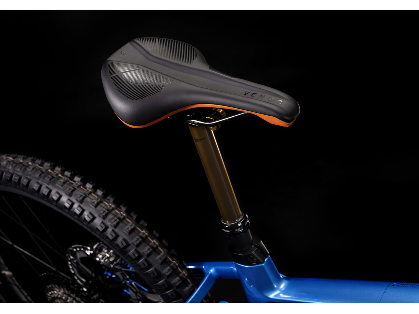 Cube Stereo Hybrid 160 HPC Actionteam 750 eMTB full Suspension closeup Venec saddle Fox Transfer seatpost