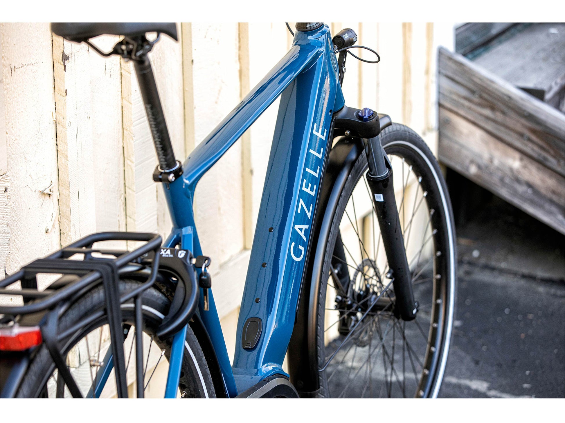 Gazelle Medeo T10+ High Step mallard blue close up side frame