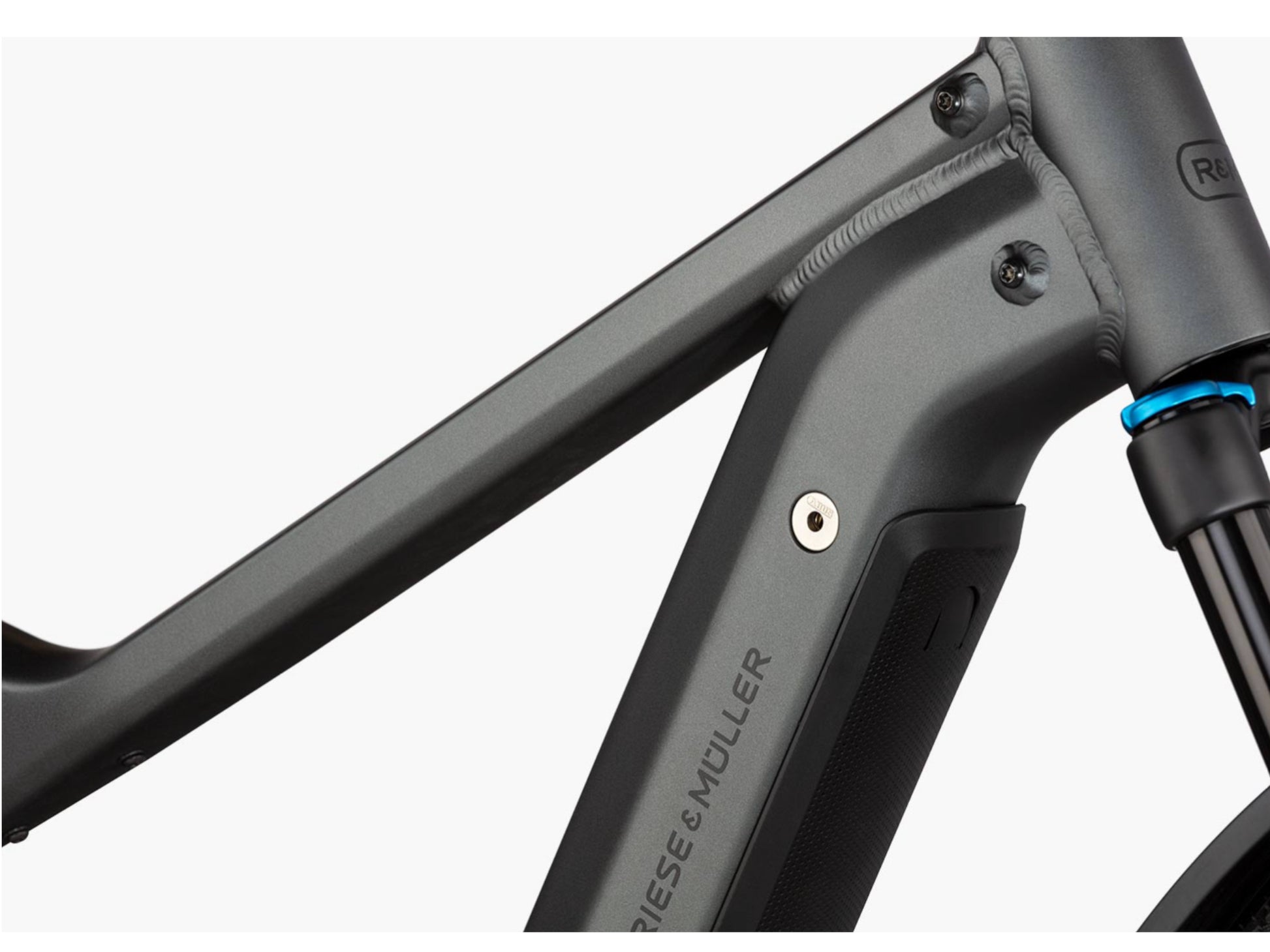 Riese and Muller Delite GT Rohloff eMTB full suspension close up front frame battery