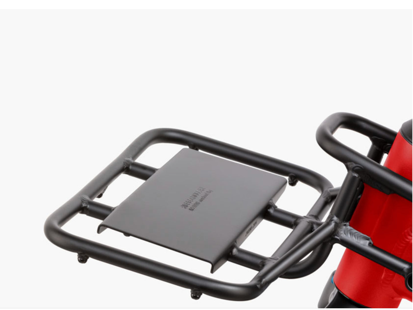 Riese and Muller Delite Mountain Rohloff eMTB full suspension close up front carrier