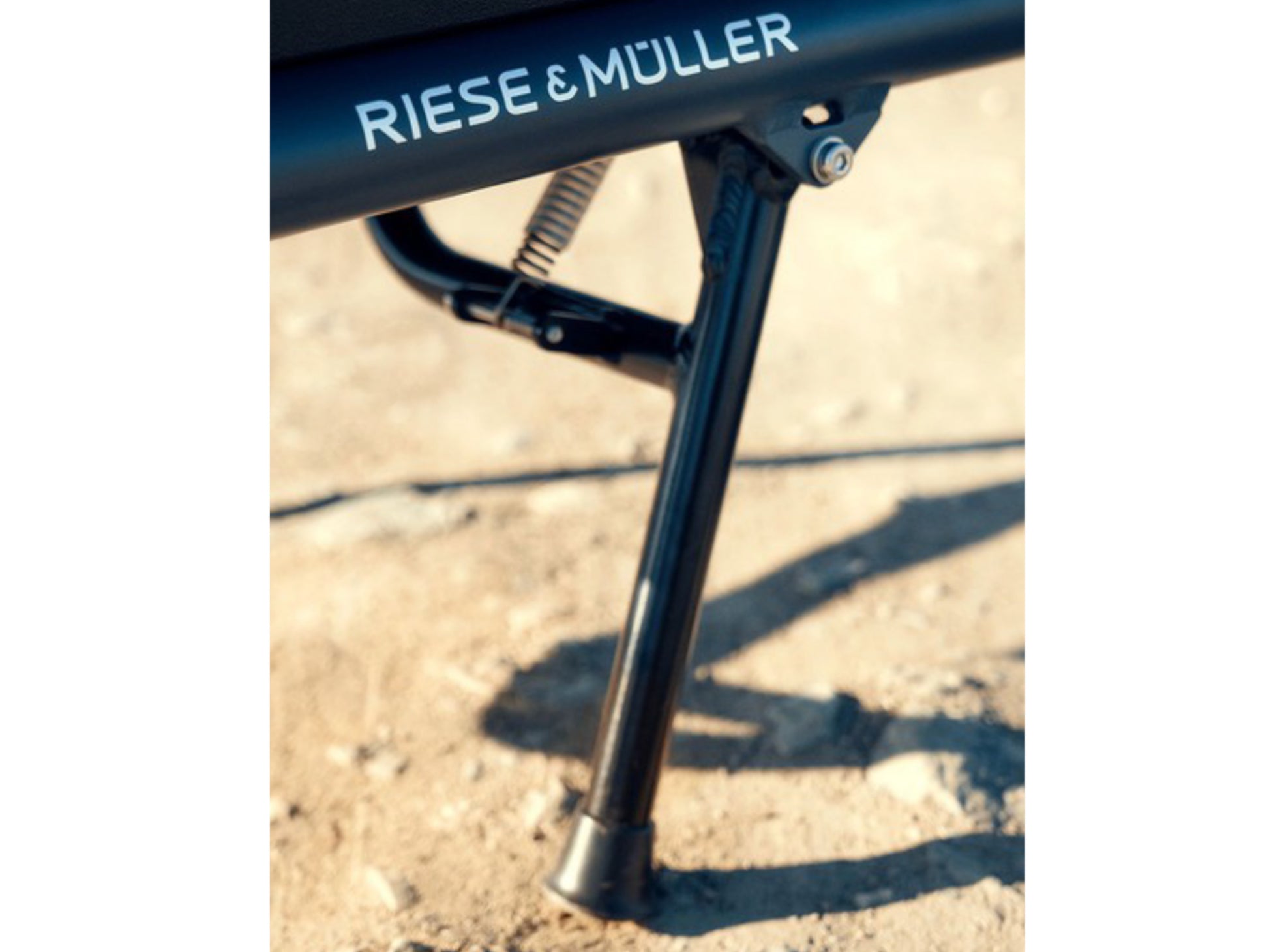 Riese and Muller Load 60 Rohloff HS eMTB full suspension closeup kickstand