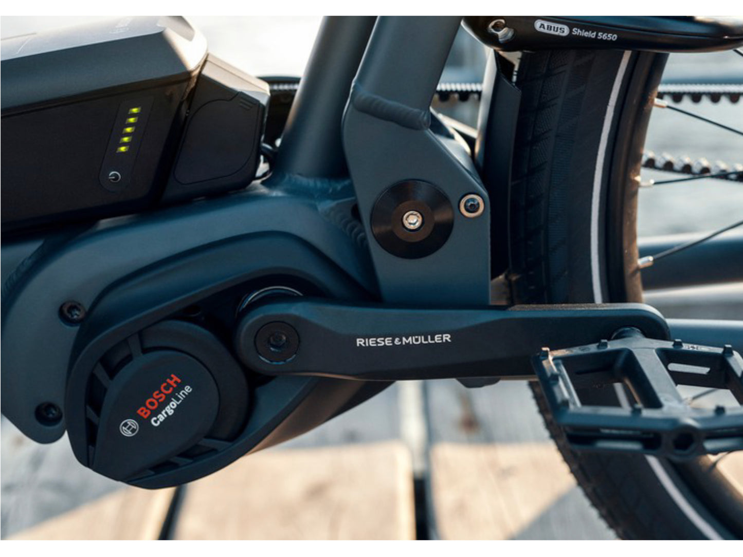 Riese and Muller Load 75 Rohloff eMTB full suspension close up bosch motor battery pedal