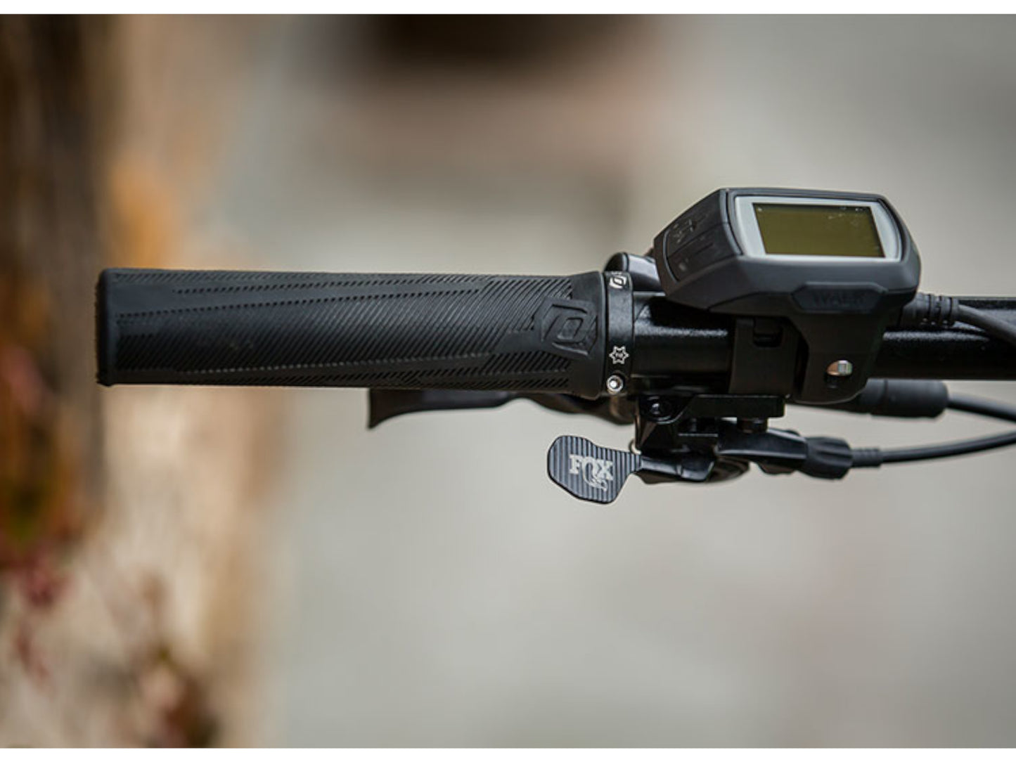 Scott Ransom eRide 920 eMtb full suspension close up cockpit grips