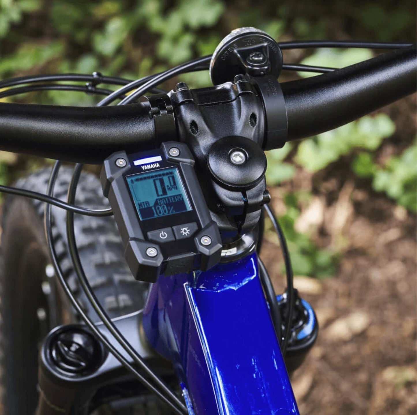 Yamaha YDX Moro Pro emtb full suspension podium blue close up front display