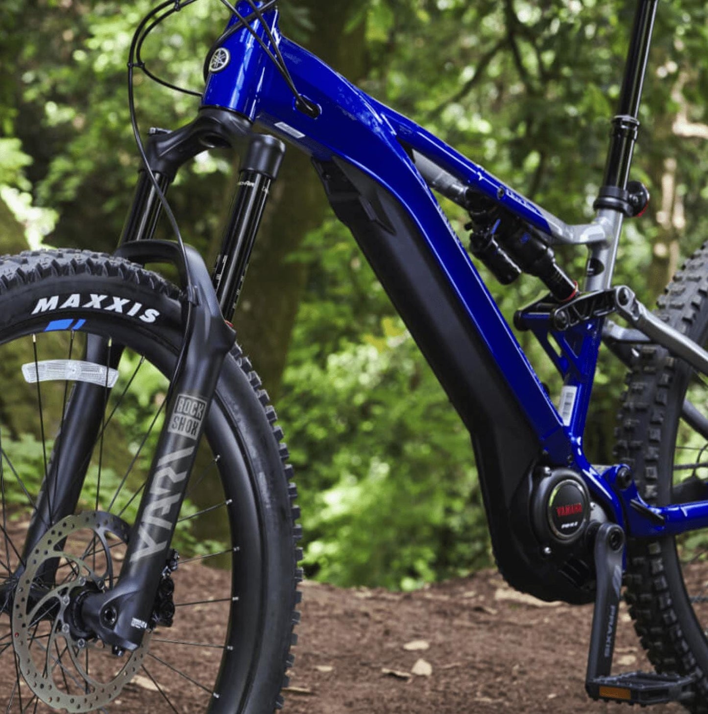 Yamaha YDX Moro Pro emtb full suspension podium blue close up front fork frame