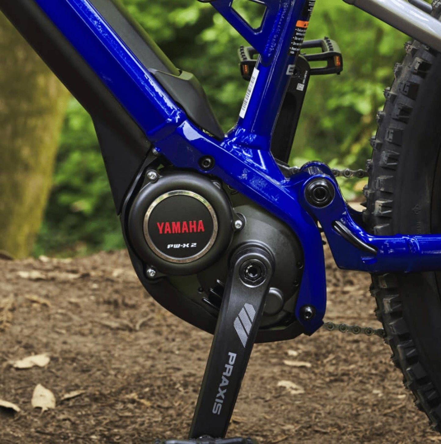 Yamaha YDX Moro Pro emtb full suspension podium blue close up motor
