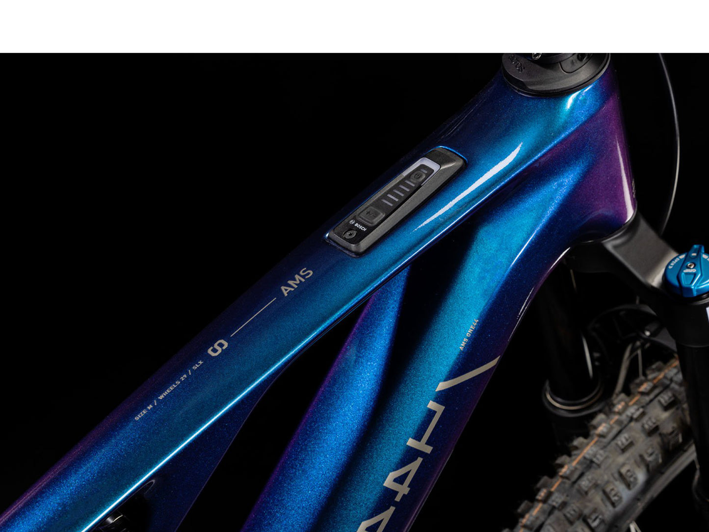 Cube AMS Hybrid One44 SLX Lightweight Full suspension eMTB Deepcobalt 'n' black closeup of cockpit

