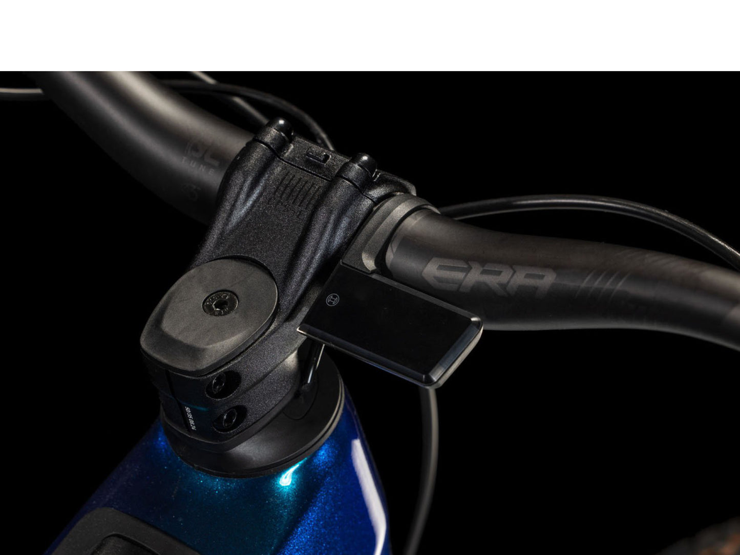 Cube Stereo Hybrid One77 AT Full Suspension eMTB Actionteam Display and handlebar closeup
