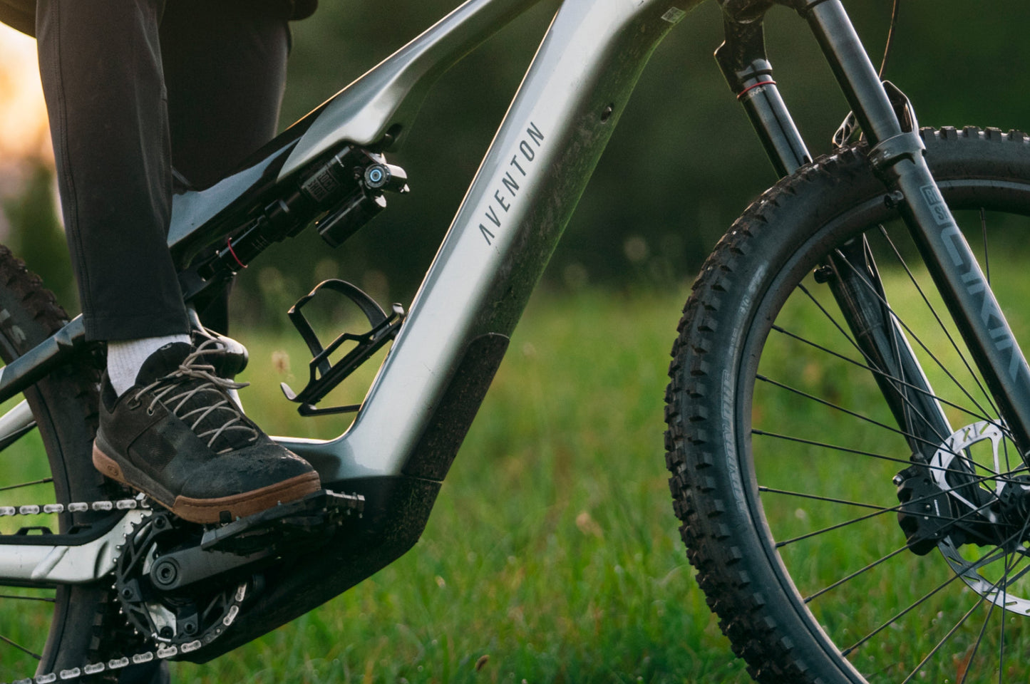 Aventon Current EXP removable integrated battery