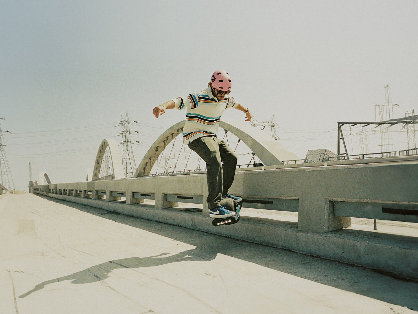 OneWheel XR Classic Board Powder blue Rider curb skating