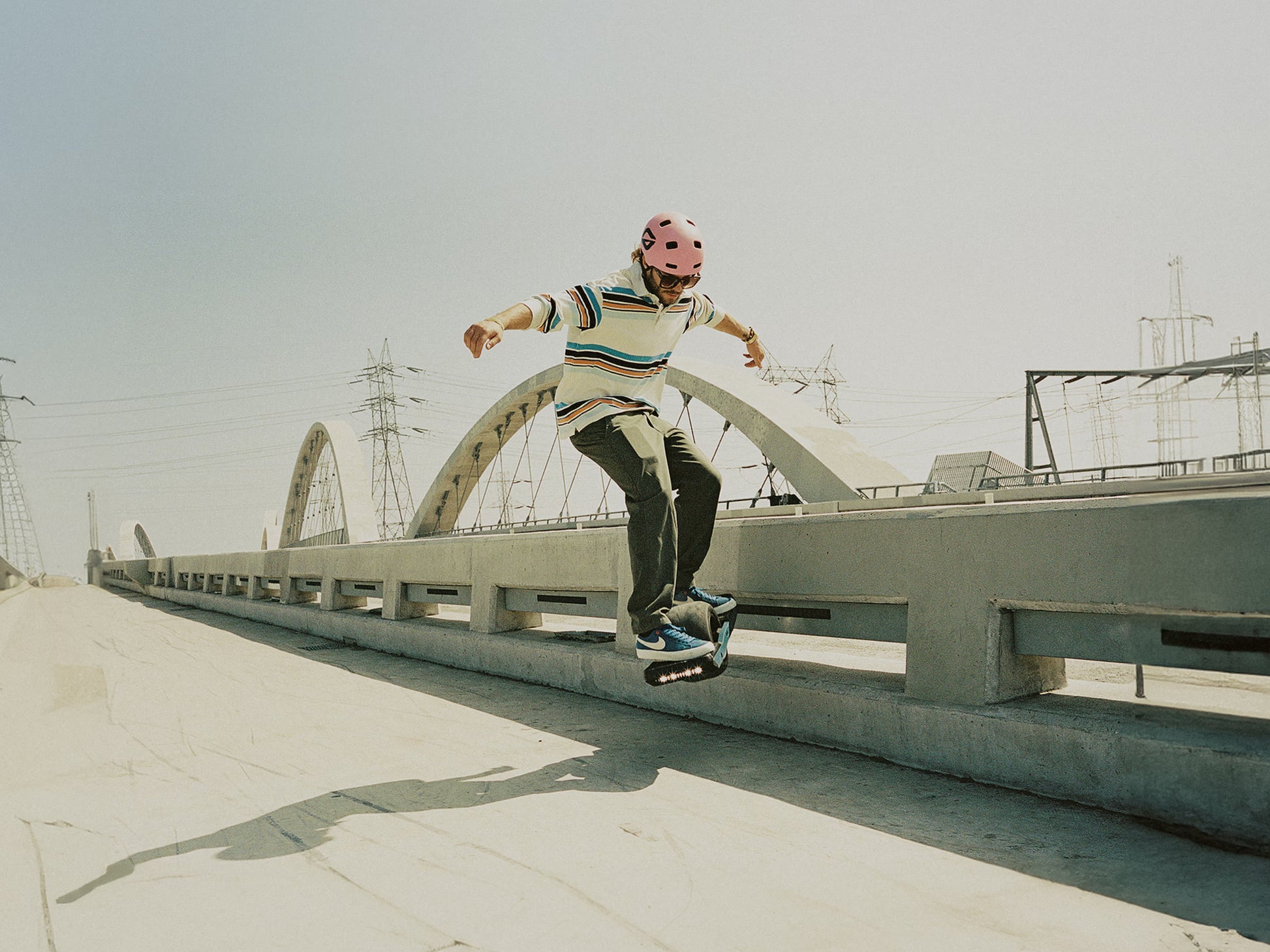 OneWheel XR Classic Board Powder blue Rider curb skating