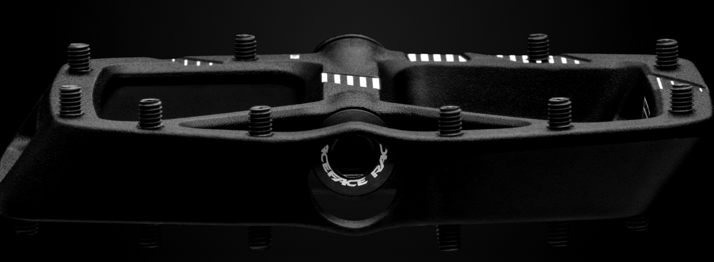 RaceFace Aeffect R Flat Aluminum Pedal Flat view