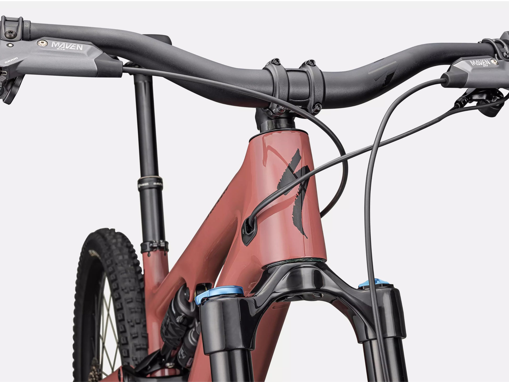 Specialized Turbo Levo SL Comp Carbon eMTB Spice / maroon / obsidian Closeup of Handlebars, shifters, stem 