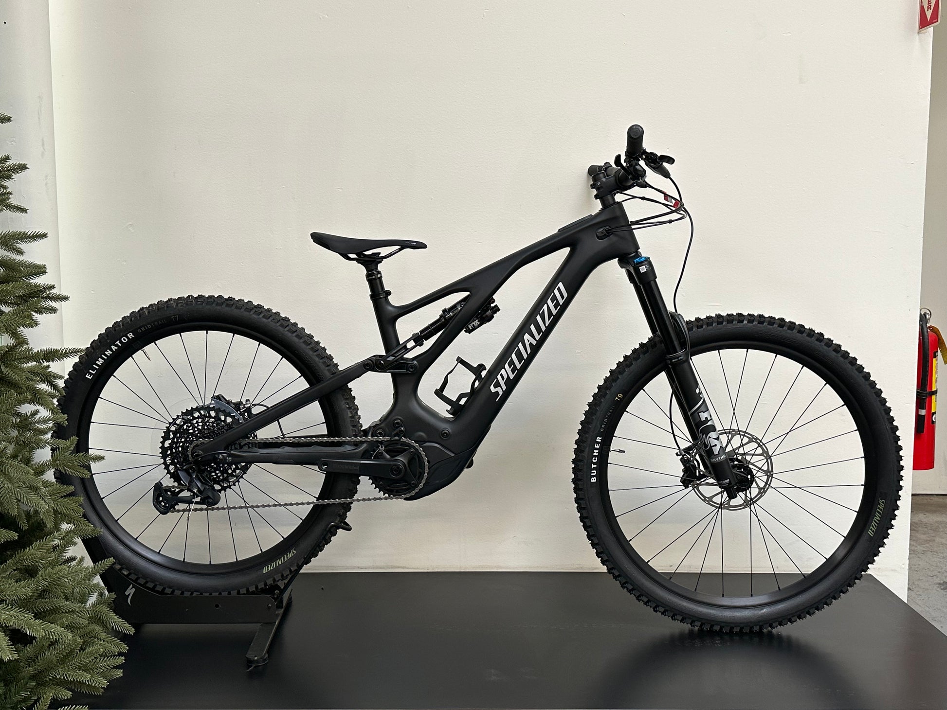 Specialized Turbo Levo Comp Carbon 2023 Demo S3 Satin black / light silver gloss Side profile