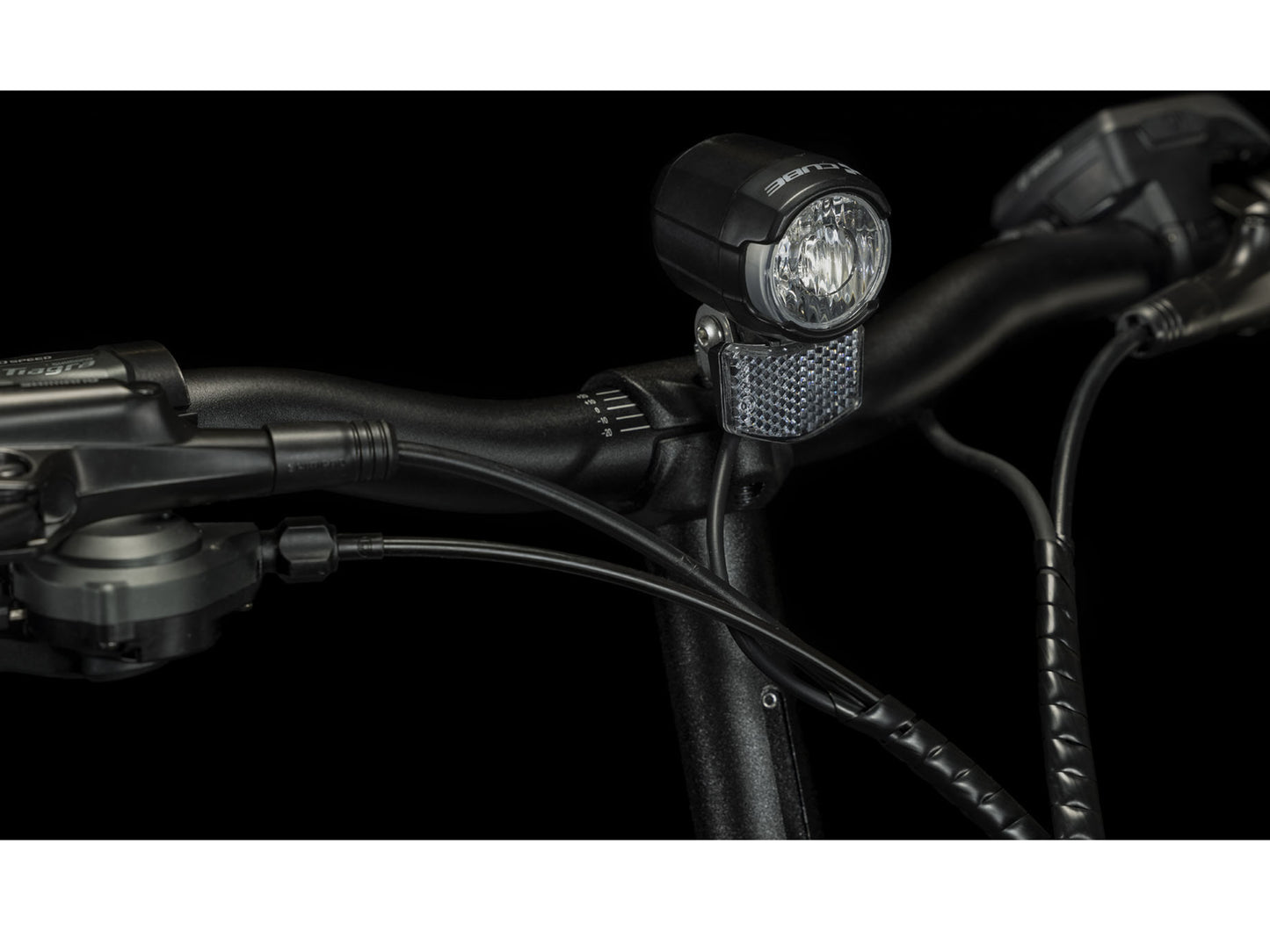 Cube Fold Sport Hybrid 500 electric bike closeup Shiny 50 Lux front light