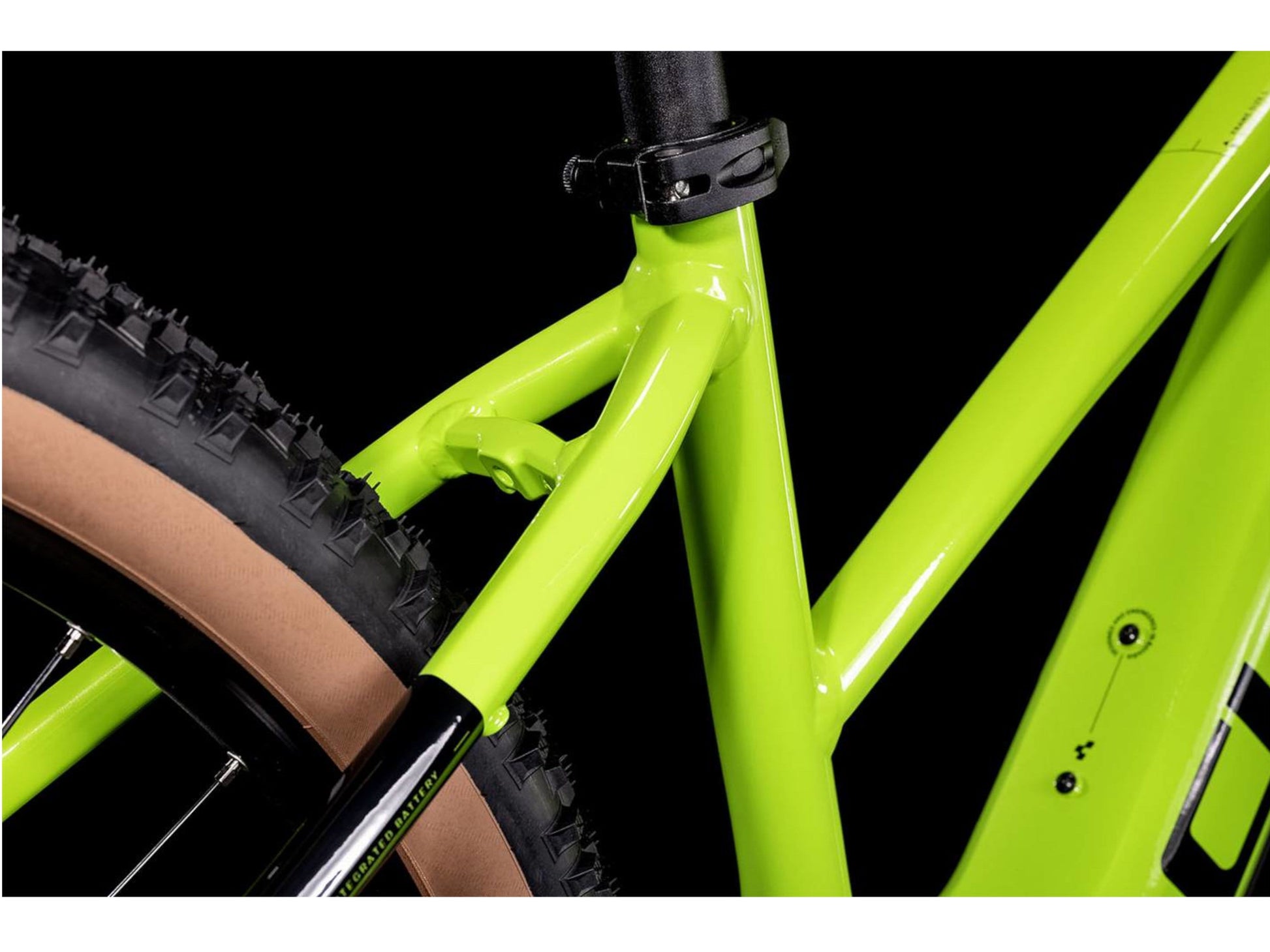 https://flyridesusa.com/cdn/shop/products/Cube_Reaction_Hybrid_Performance_500_eMTB__Shiny_Apple_seat_tube_on_fly_rides.jpg?v=1673540333&width=1946