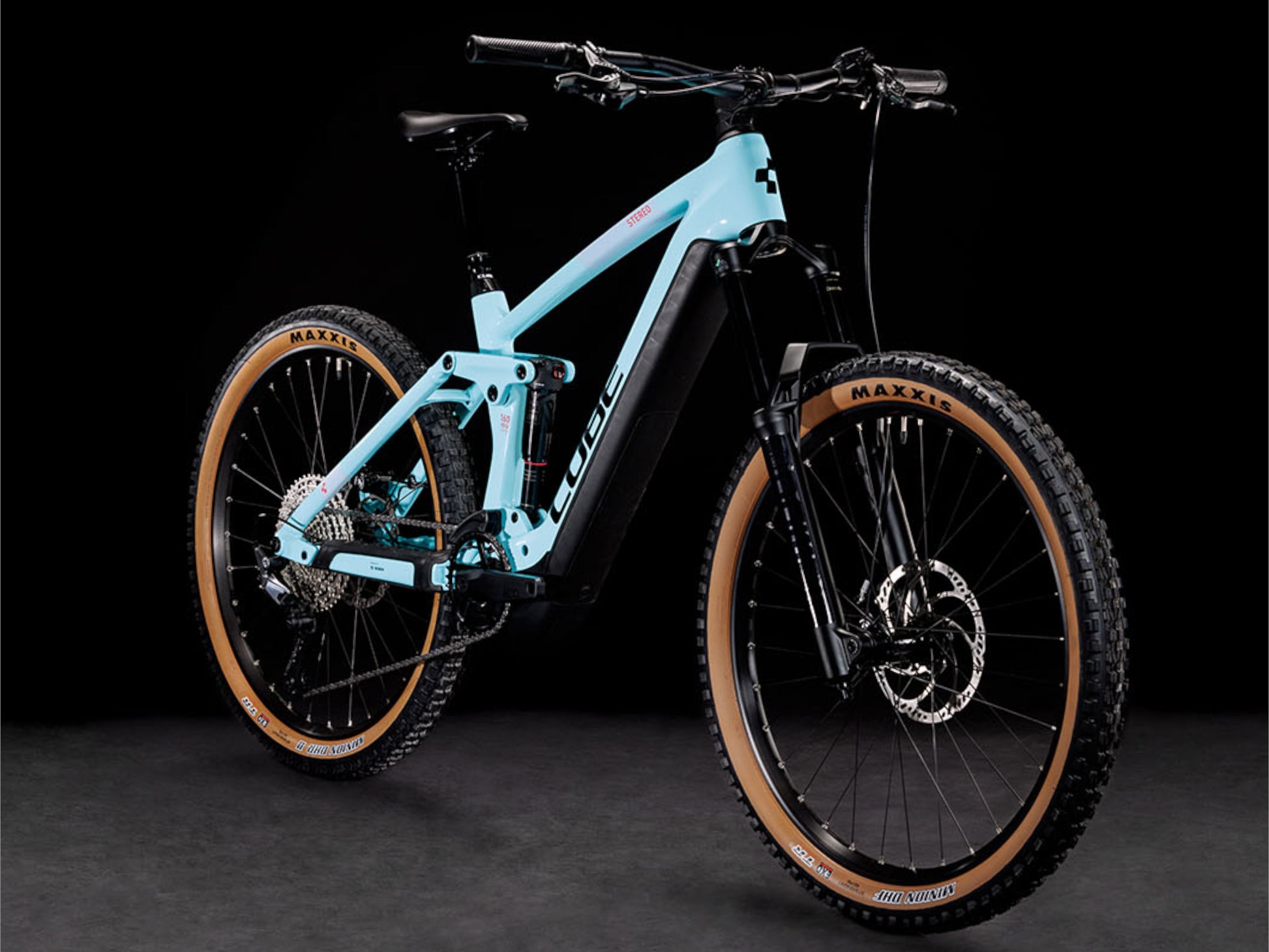 Cube Stereo Hybrid 160 HPC Race 625 eMTB full Suspension Iceblue n black front right side profile on Fly Rides