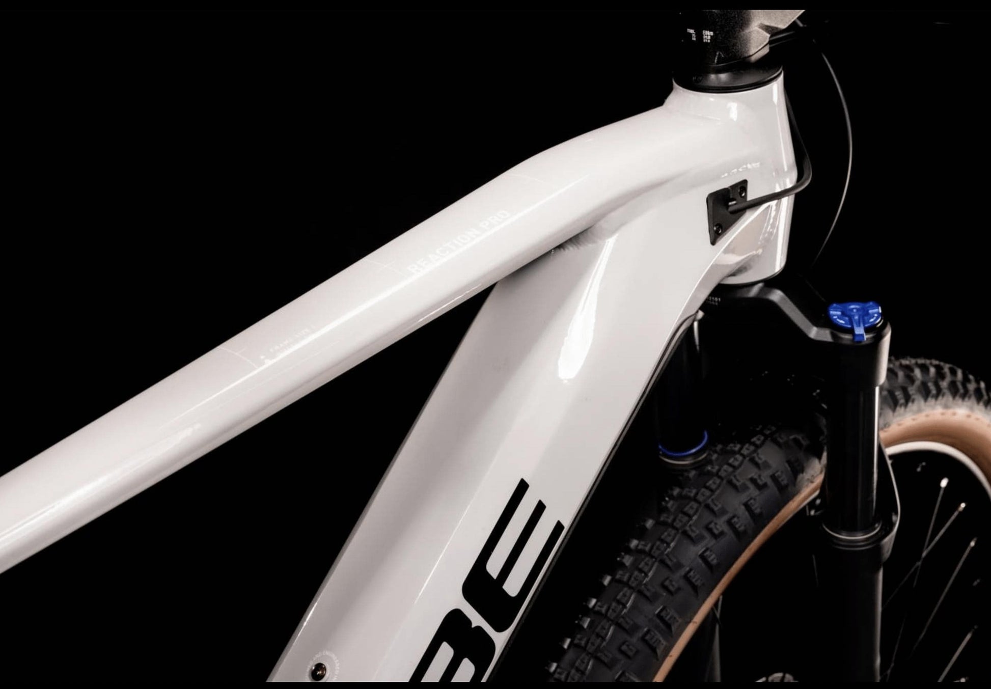 Cube Reaction Hybrid Pro 500 Trapeze Frame hardtail head tube on fly rides