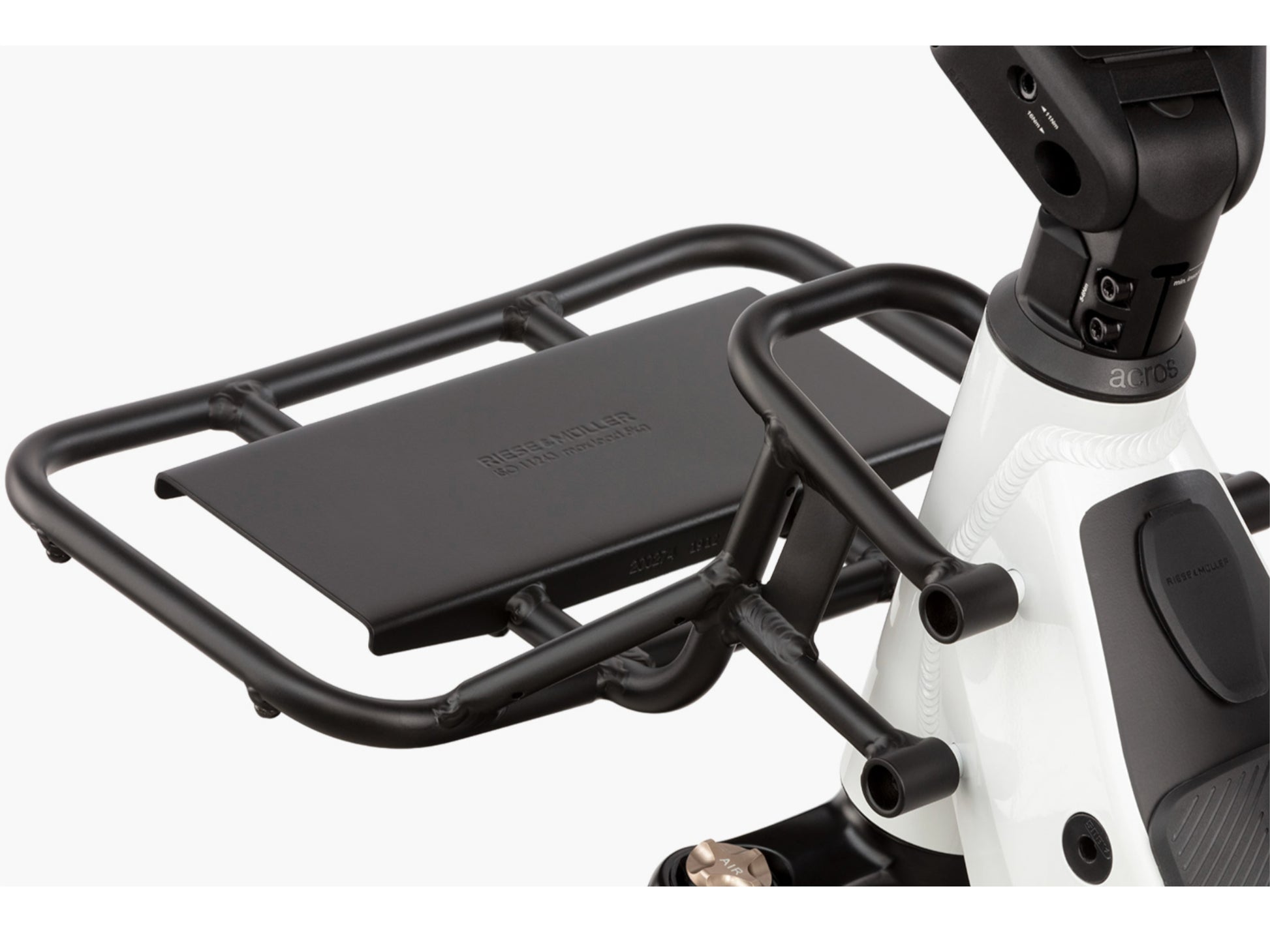 Riese and Muller Nevo Touring emtb hardtail close up front carrier