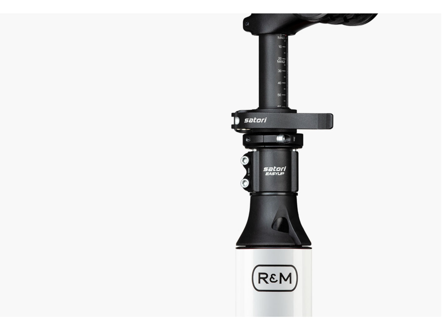 Riese & Muller Packster 70 Family cargo eMTB hardtail close up adjustable stem seatpost